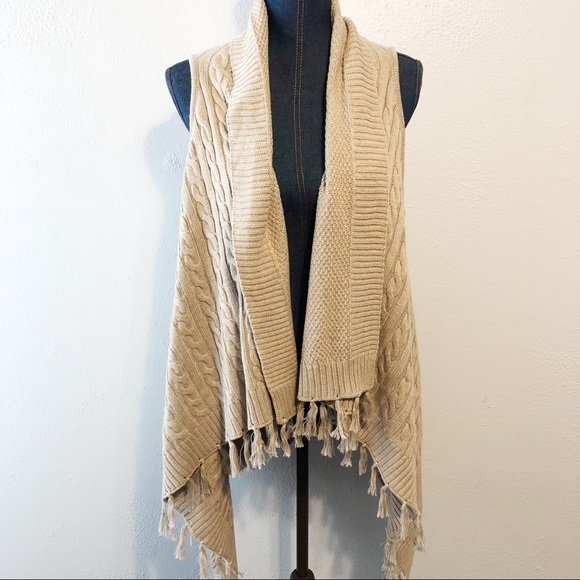 Matilda Jane Sweaters - Matilda Jane Mind’s Eye cable knit sweater vest M